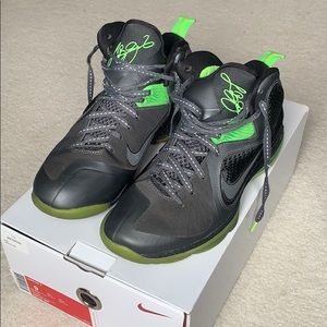 Nike Lebron 9 Sneakers